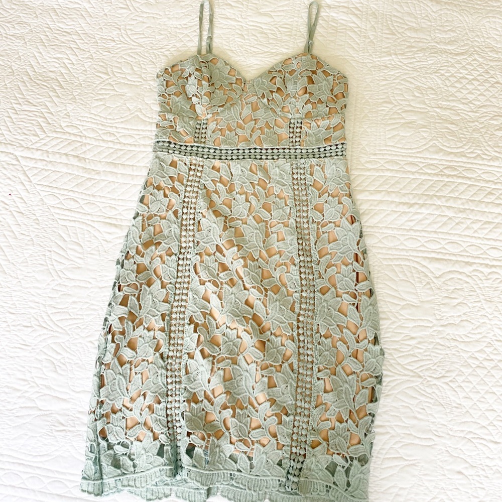 Lulu’s Giovanni lace dress